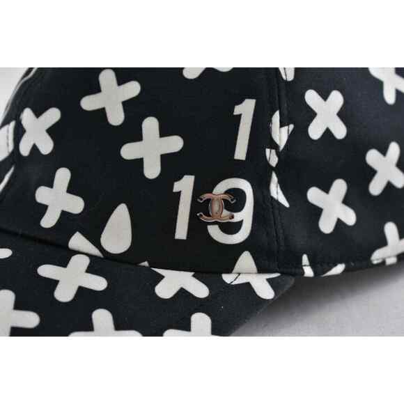 Chanel 22P Black White Graffiti CC Silver Logo Baseball Cap Curved Peak Hat - Picture 7 of 11